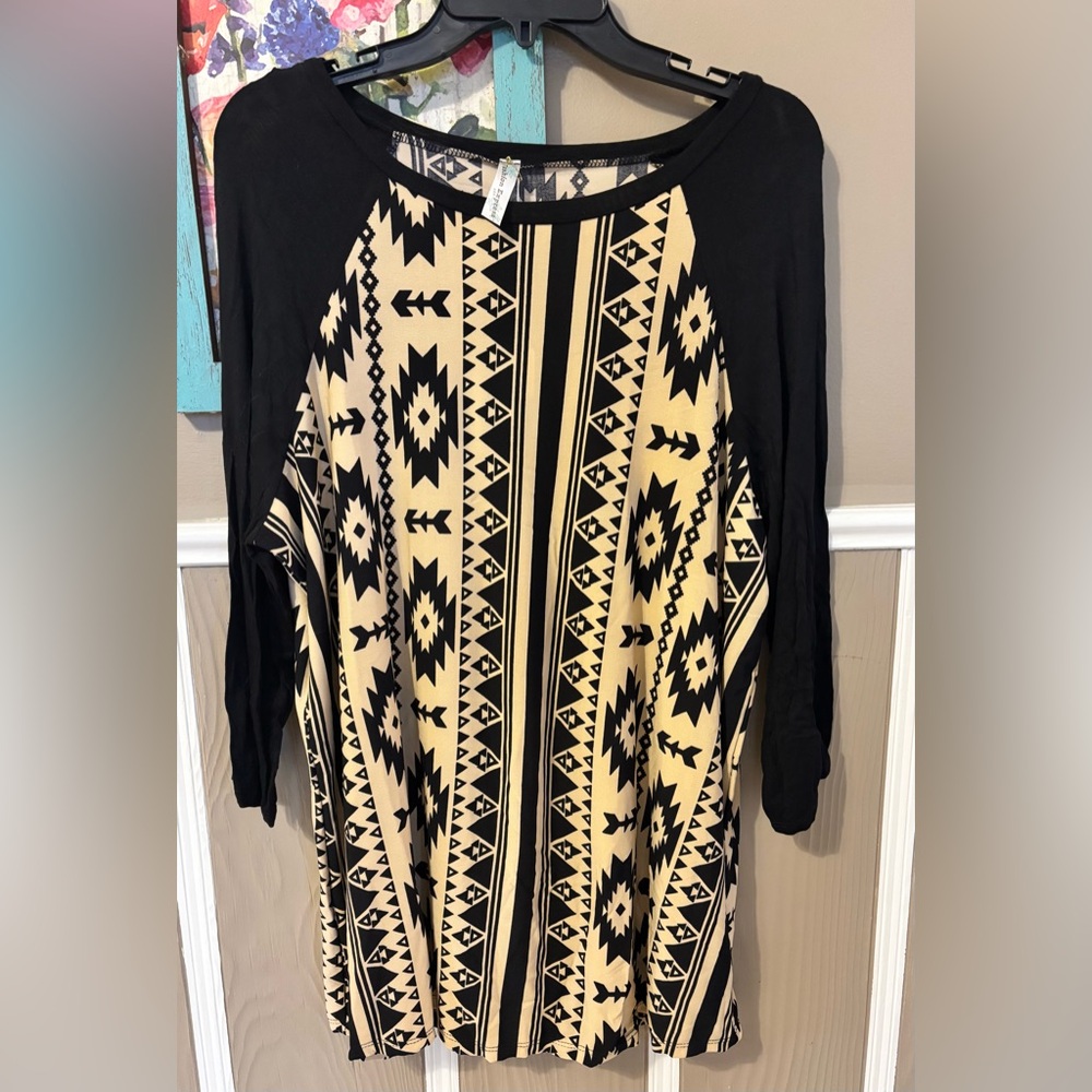 Black & Cream Aztec Print Raglan Tunic